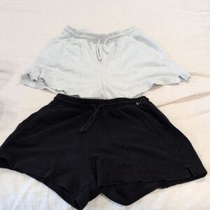 Old Navy Women's Black and Light Gray Athletic Shorts